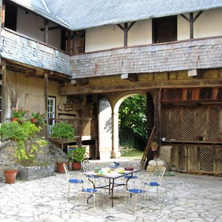 Bed and Breakfast La Ferme Dagué à Lasseube Extérieur photo