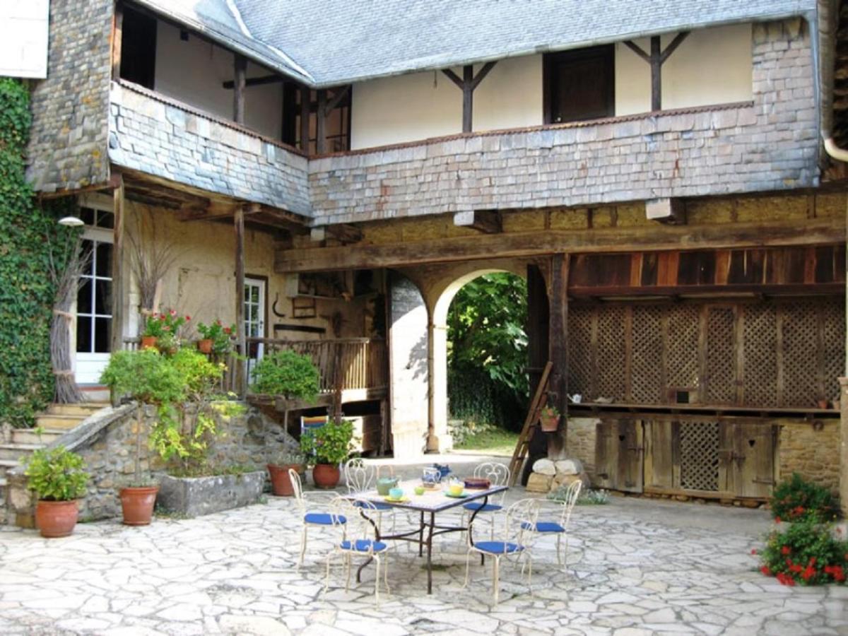 Bed and Breakfast La Ferme Dagué à Lasseube Extérieur photo
