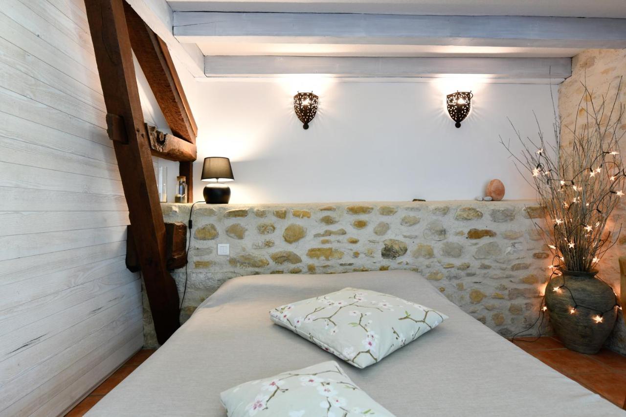 Bed and Breakfast La Ferme Dagué à Lasseube Extérieur photo