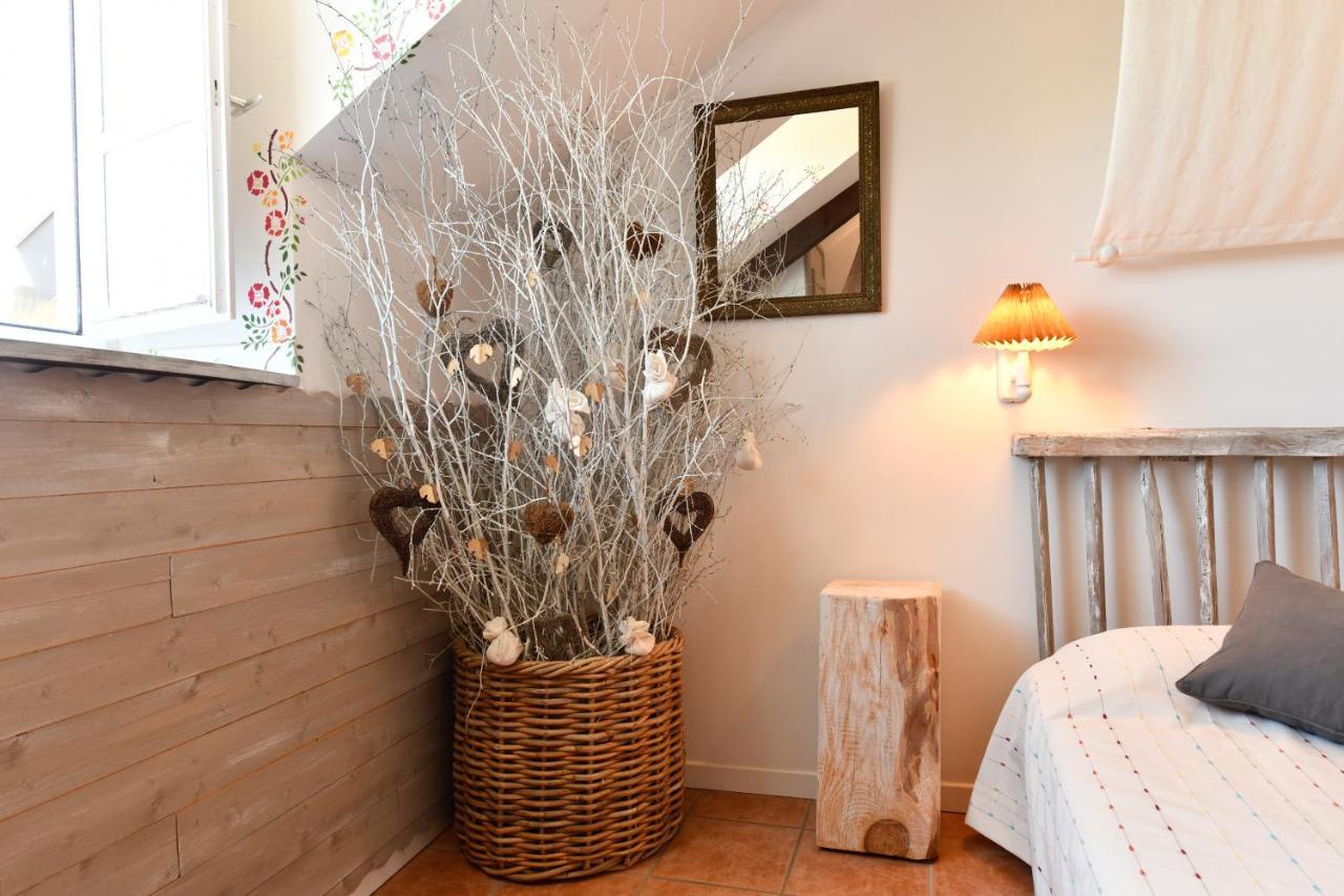 Bed and Breakfast La Ferme Dagué à Lasseube Extérieur photo